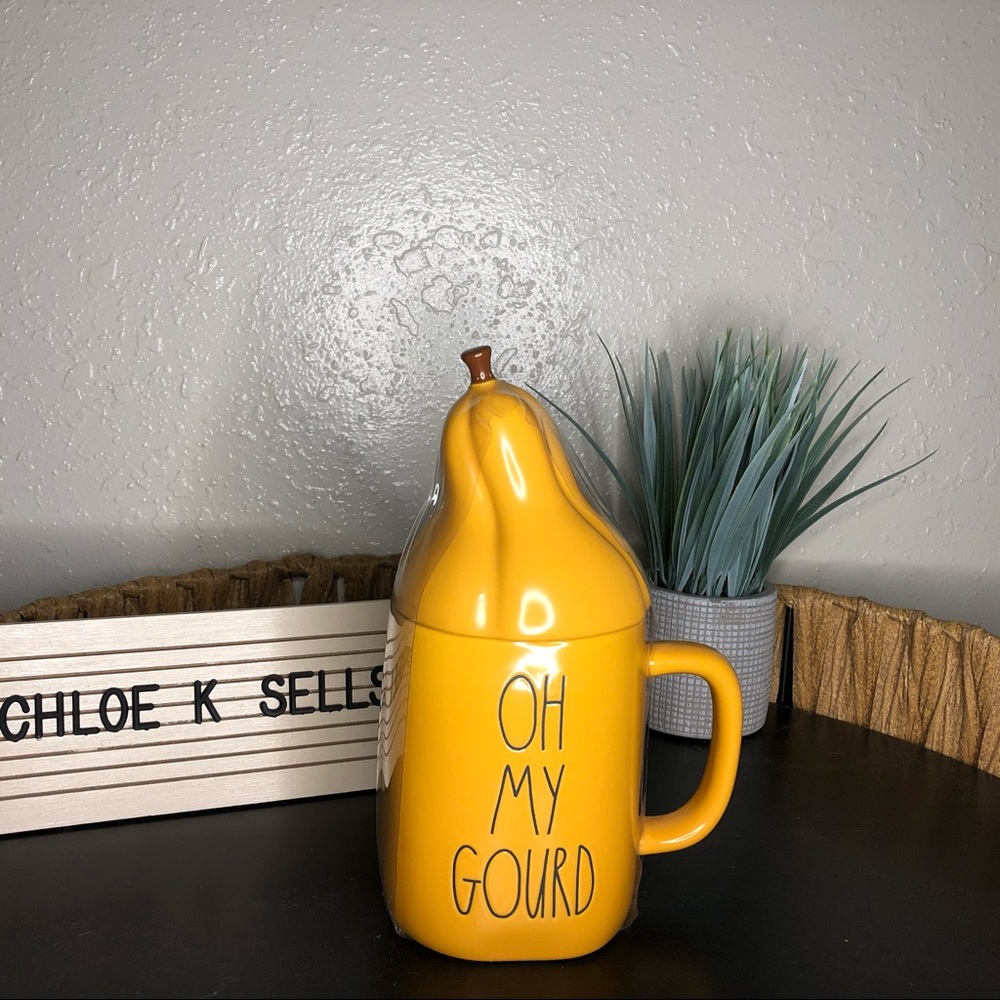 Rae Dunn OH MY GOURD mug with Topper.